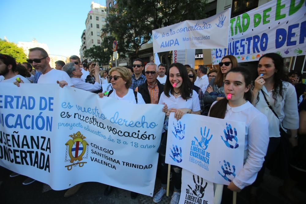 Manifestación a favor de la escuela concertada