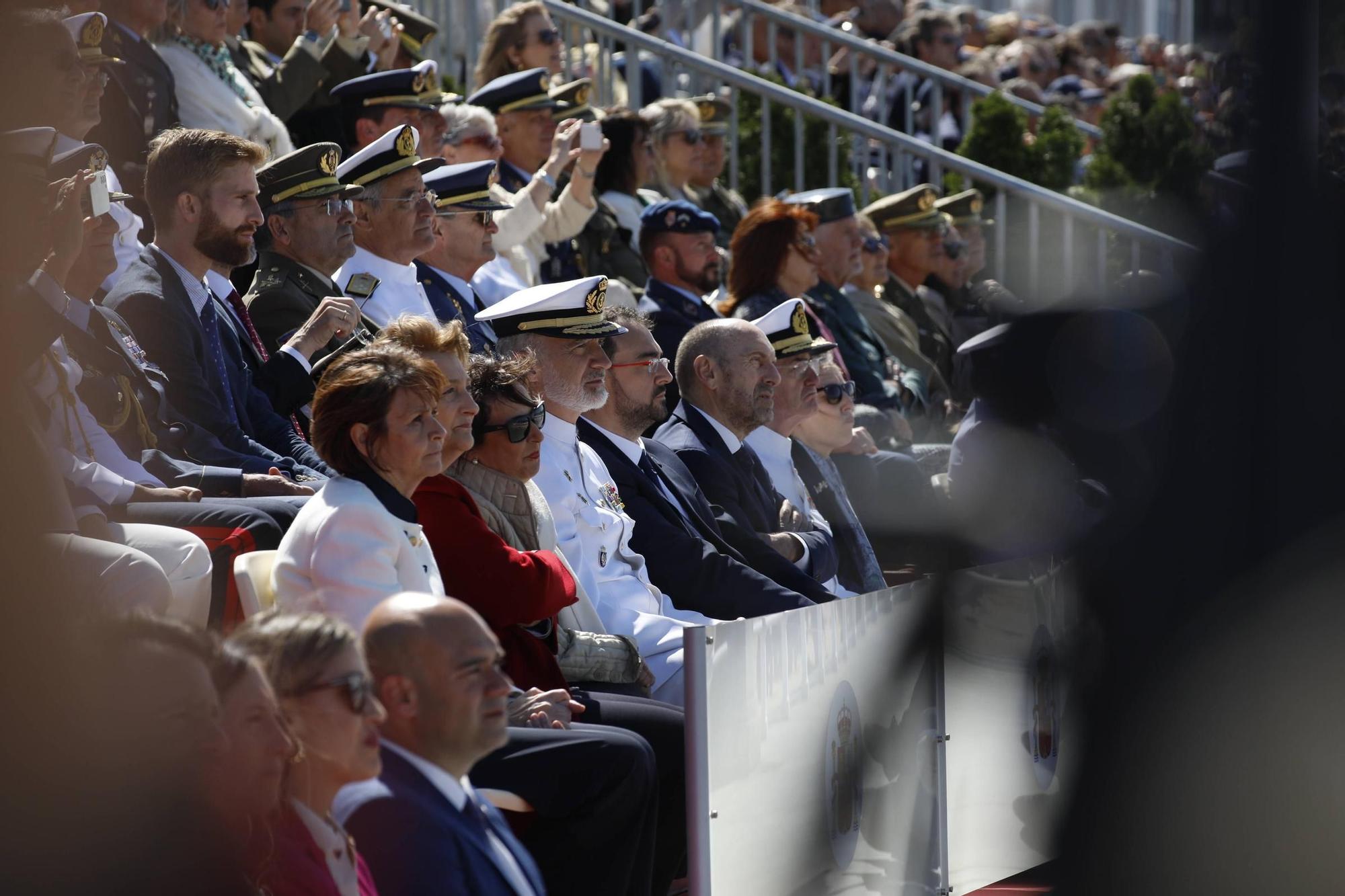 EN IMÁGENES: Así fue la revista naval  del Rey Felipe VI y la exhibición aérea en Gijón por el Día de las Fuerzas Armadas