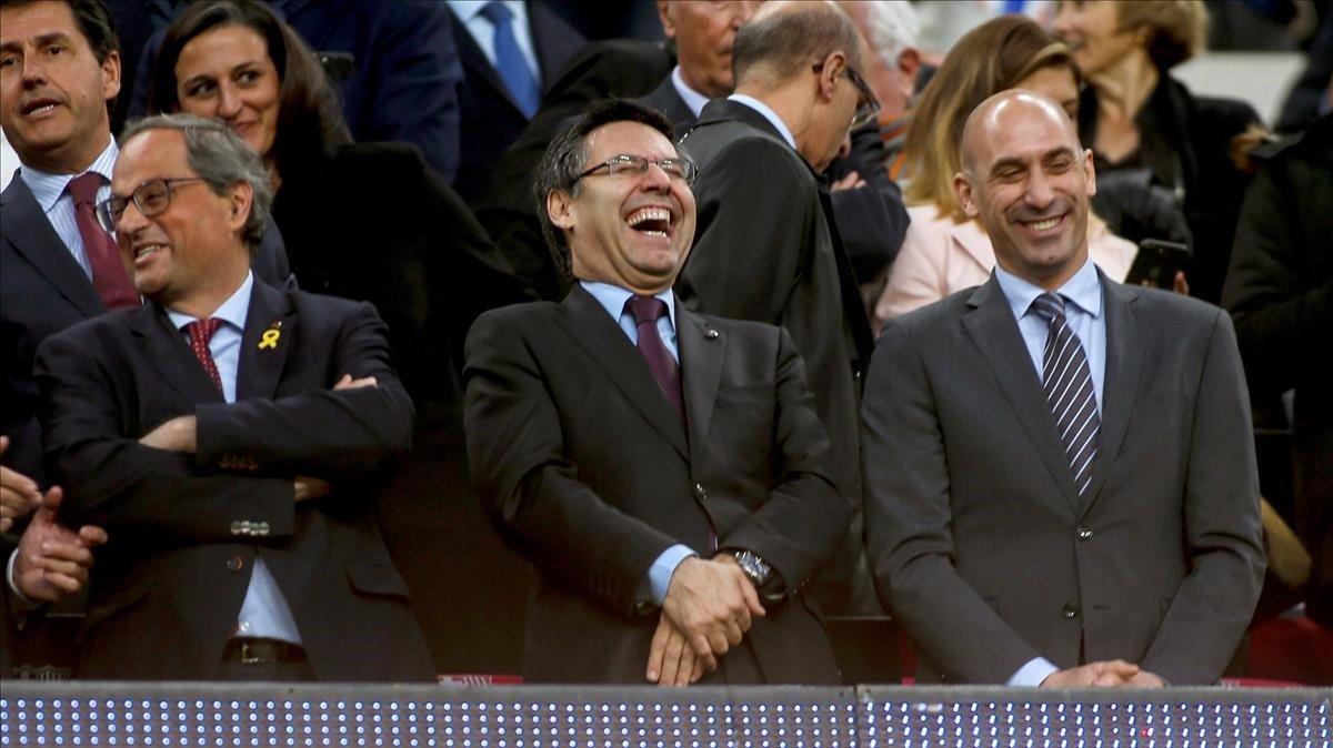 Los presidentes Torra, Bartomeu y Rubiales asisten al partido entre el Barcelona y el Levante.