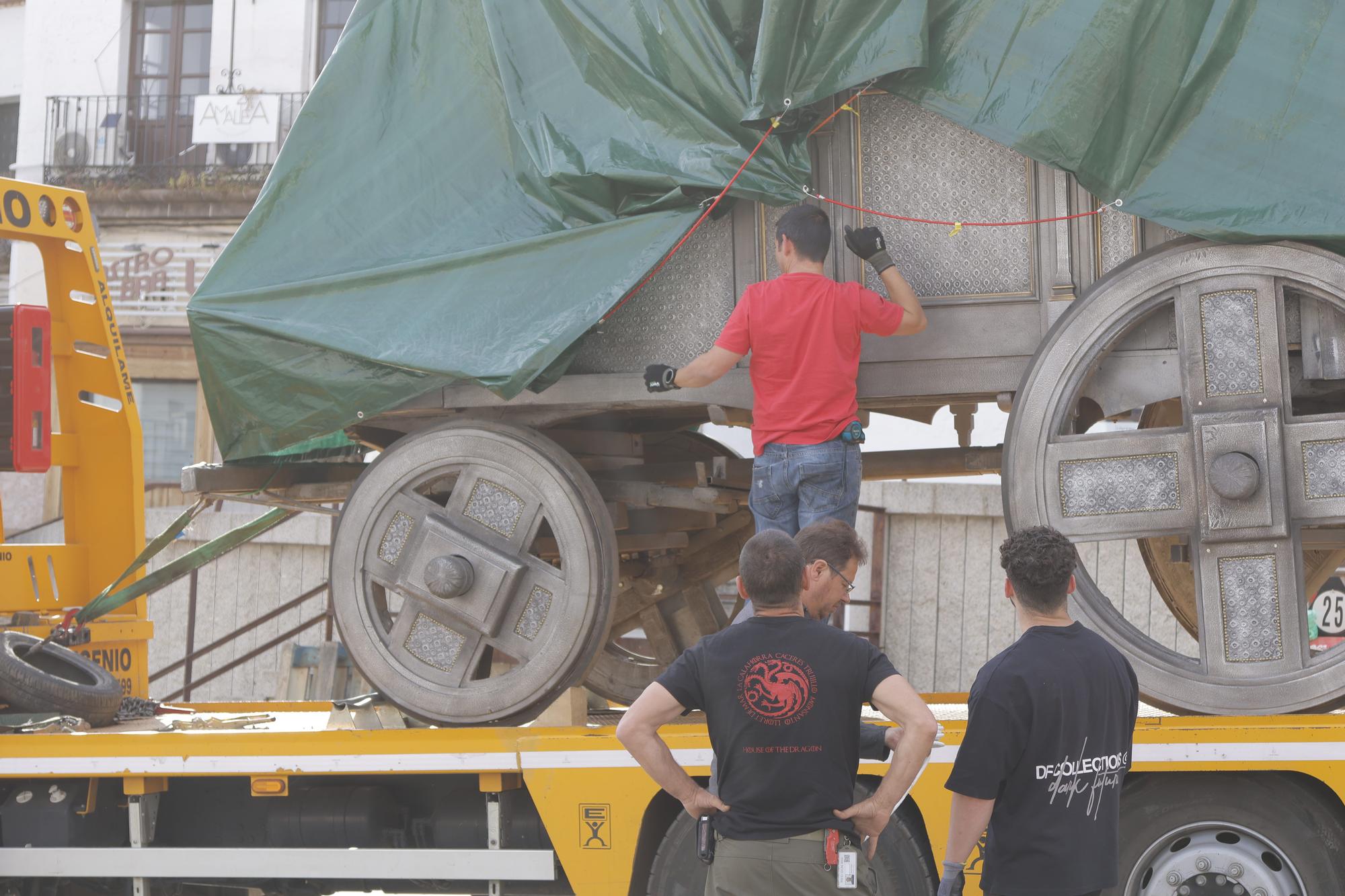 La carroza real de ‘La casa del dragón’ desembarca en Cáceres