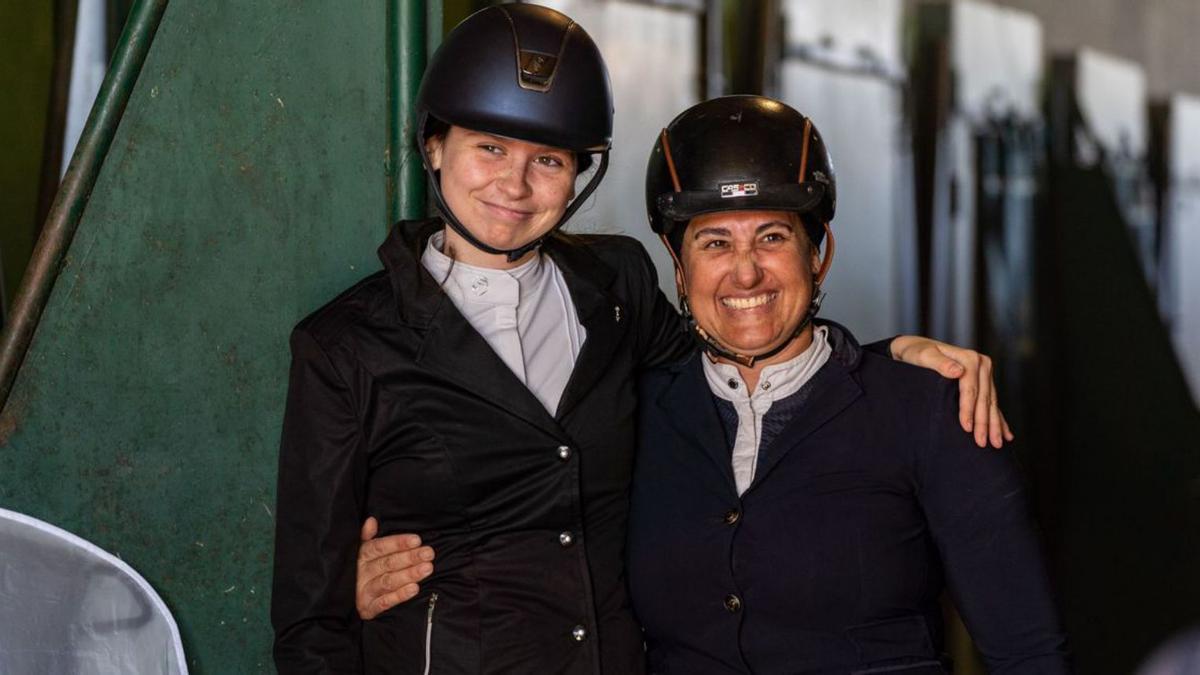 Lucía Pascual y 
Adelina Torres
en Toledo.  D.I.