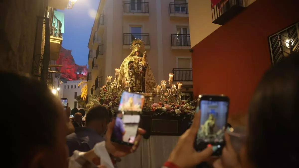 La devoción a la Virgen del Carmen desborda el casco antiguo de Alicante