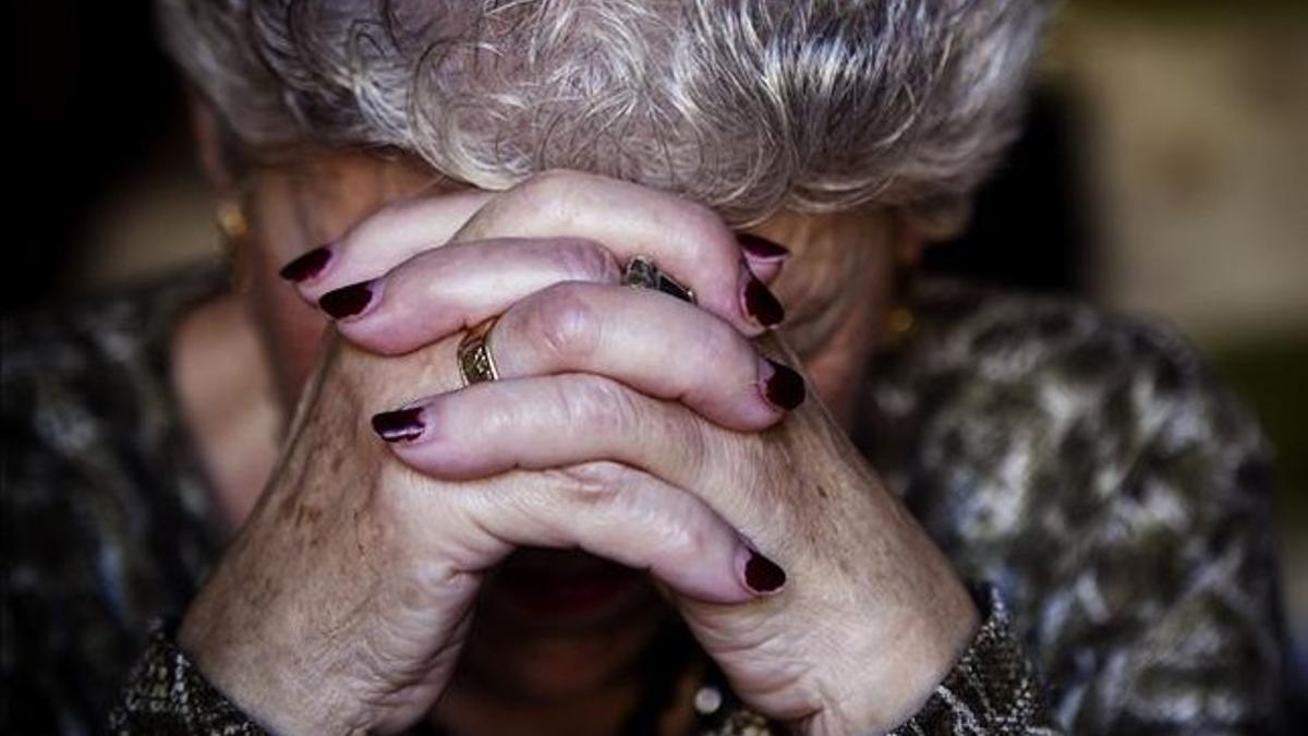 Una anciana en una residencia geriátrica, en Barcelona.