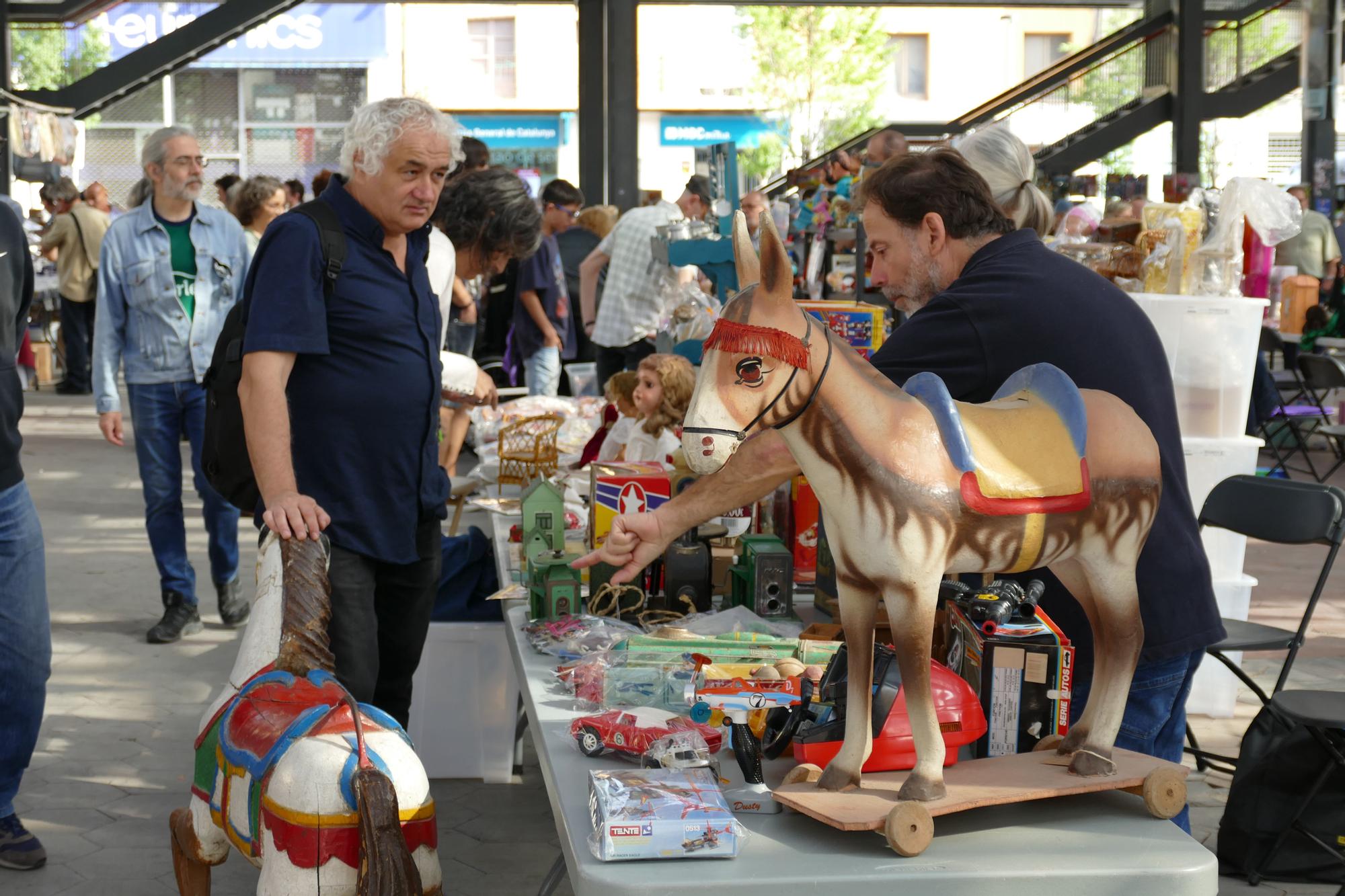 Els joguets i els seus col·leccionistes s&#039;apoderen de la plaça Catalunya de Figueres