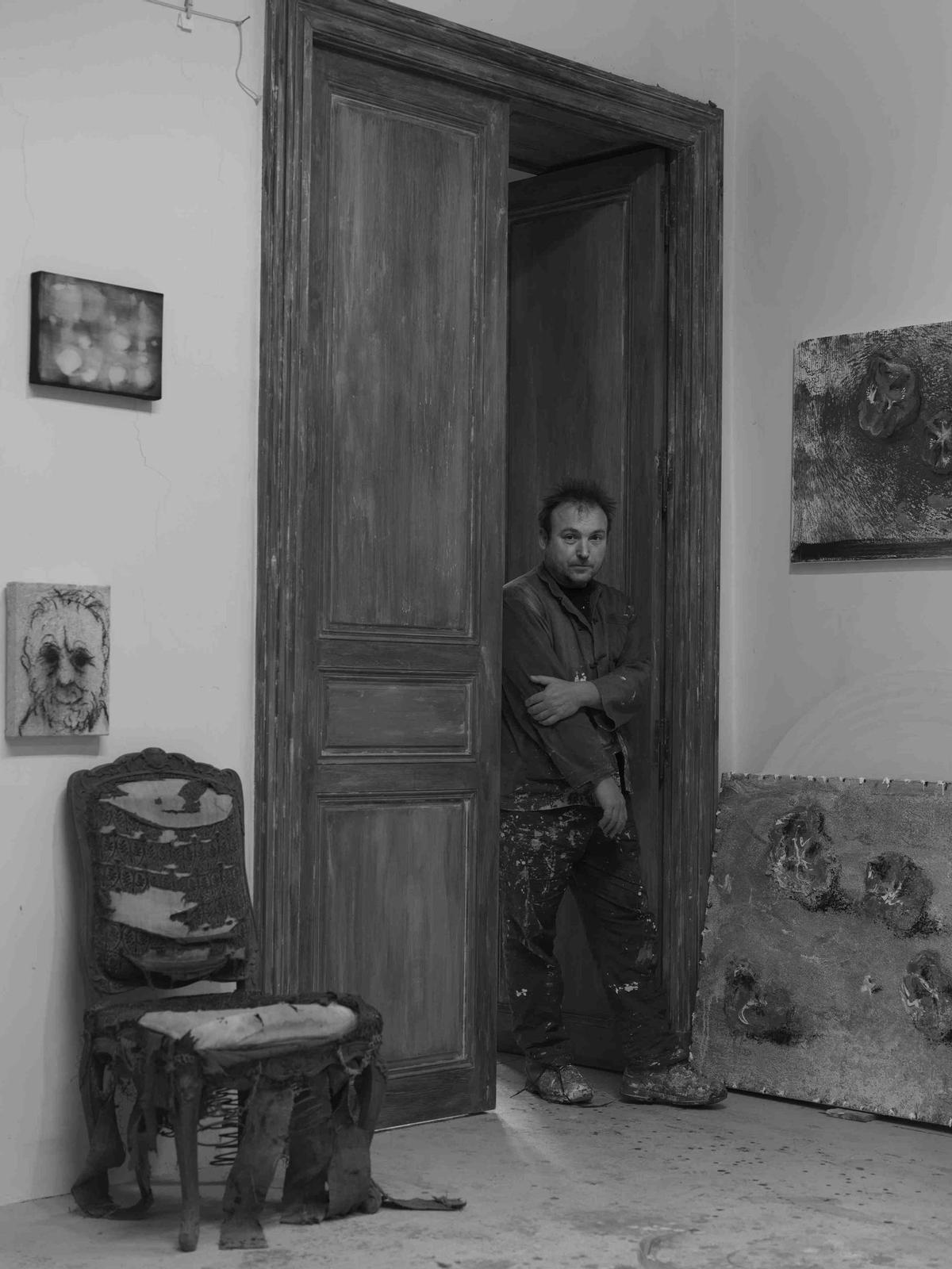 Miquel Barceló, en su estudio de París.