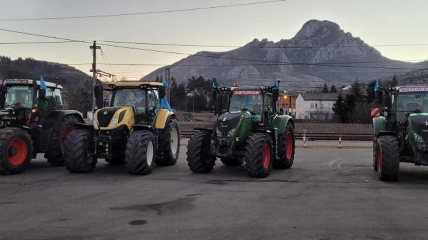 En tractor de Asturias a Madrid para encabezar una gran protesta ganadera: “Esto es insostenible”