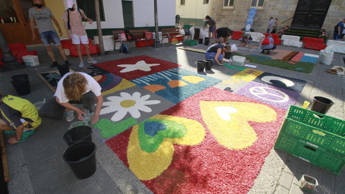 Blanes llueix aquest cap de setmana les populars 'Estores de Corpus' de flors