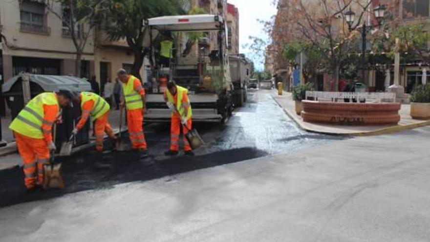 Vila-real inicia los trabajos de asfaltado de caminos y vías urbanas