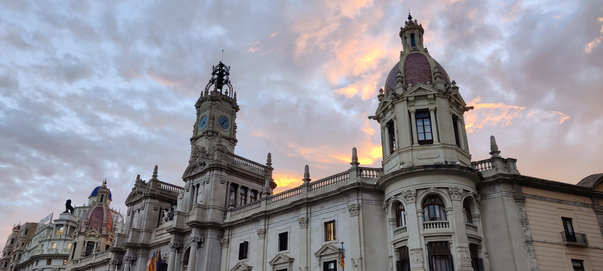Las mejores fotos del cielo anaranjado de València