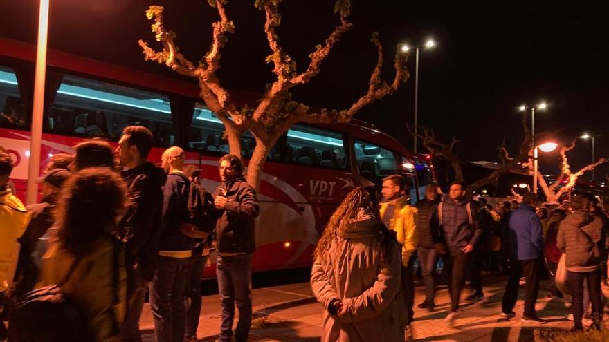 Salida en autobuses de los aficionados del Villarreal