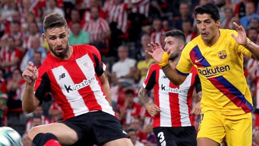 Luis Suárez durante el partido contra el Athletic en San Mamés.