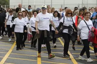EN IMÁGENES: marcha conmemorativa del 50.º aniversario del HUSA, de Avilés