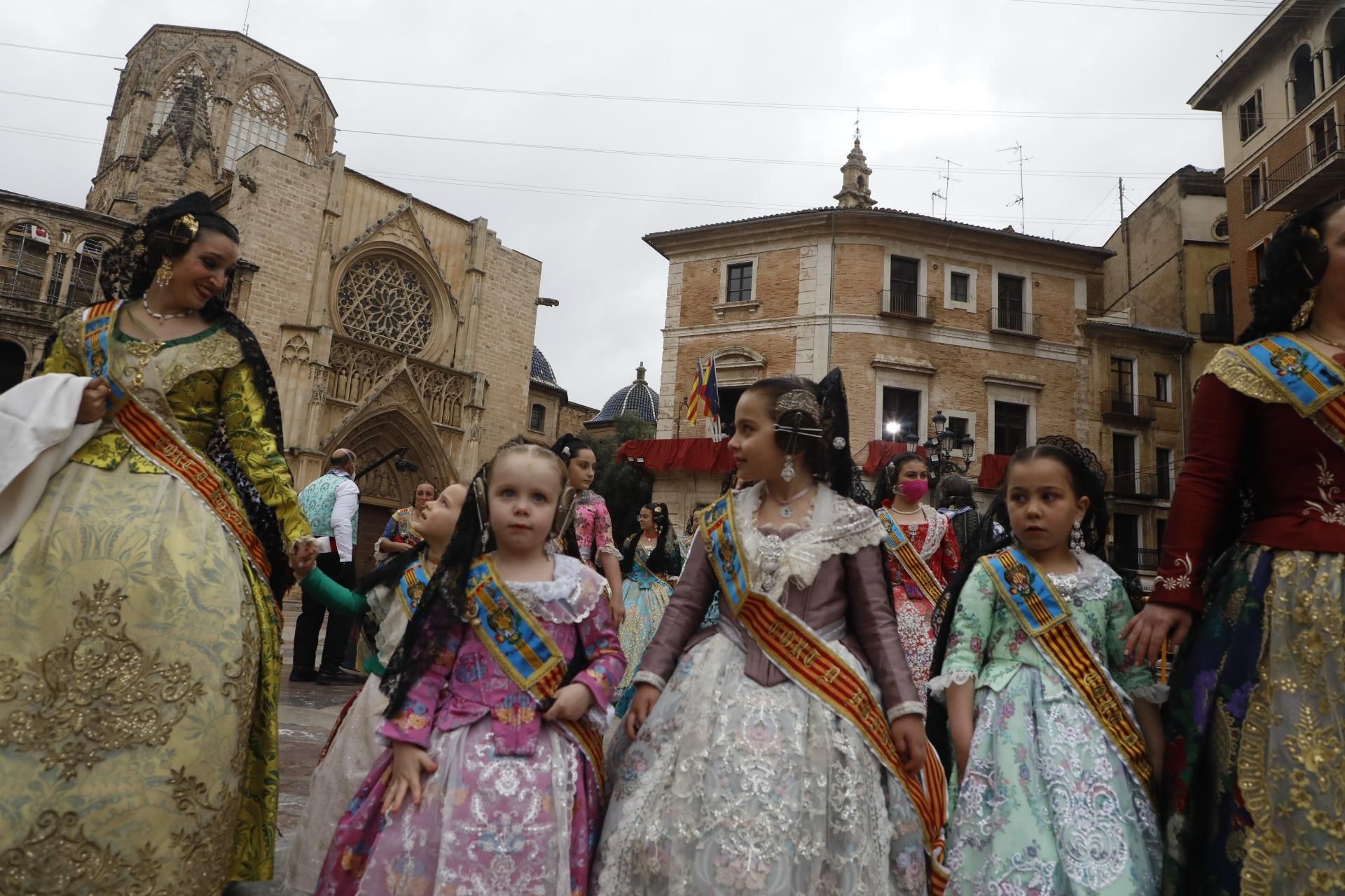 Búscate en el primer día de Ofrenda por la calle Quart (entre las 115.30 y las 17.00 horas)