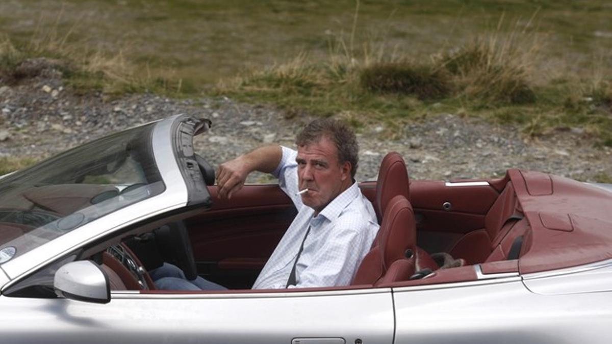 El presentador de 'Top Gear', Jeremy Clarkson, al voltante de un Aston Martin, en una imagen de archivo.