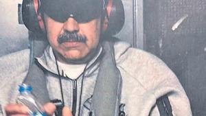 Donald Trump publica una foto de Maduro esposado y con los ojos tapados a bordo de buque de EEUU en su red social de BlueSky.