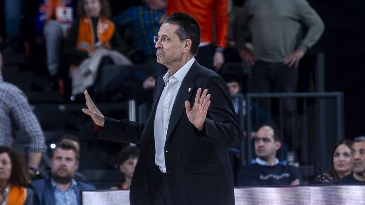 Pedro Martínez, durante el partido ante el Olympiacos.