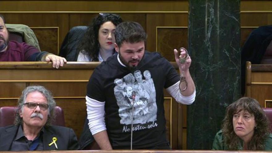 Rufián: «Tant de bo 'el Sr. Rajoy' n'acabi portant unes»