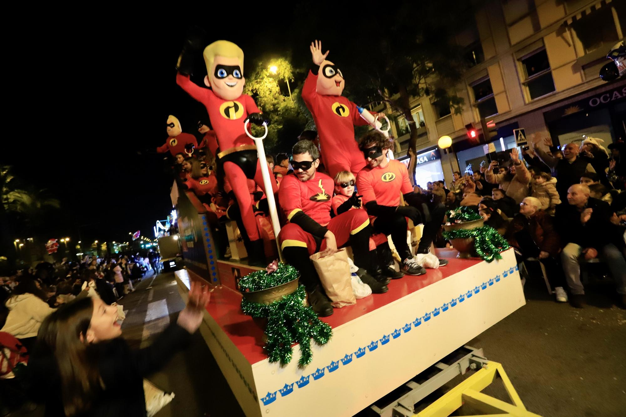 Los Reyes Magos desfilan por Murcia