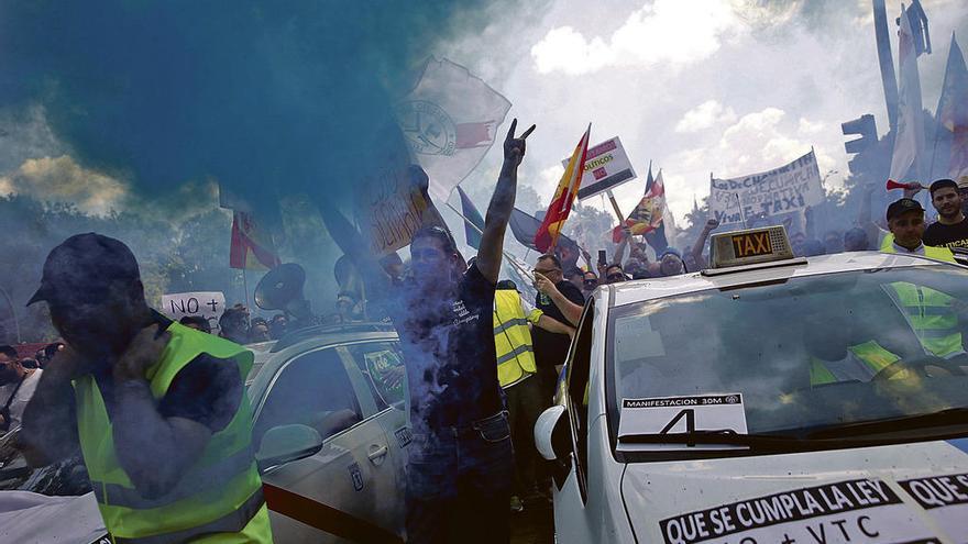 Protesta de taxistas contra la proliferación de licencias VTC.