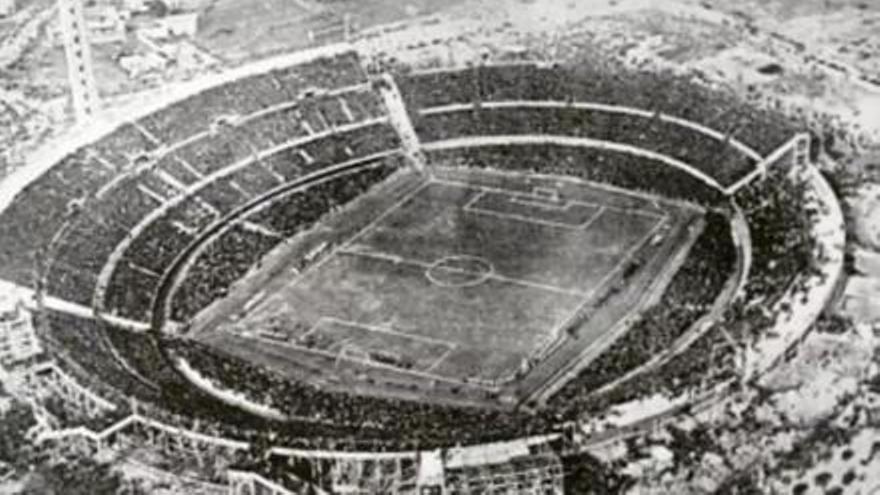 Vista aérea del estadio Centenario de Montevideo, donde se disputó la primera final del Mundial en 1930.