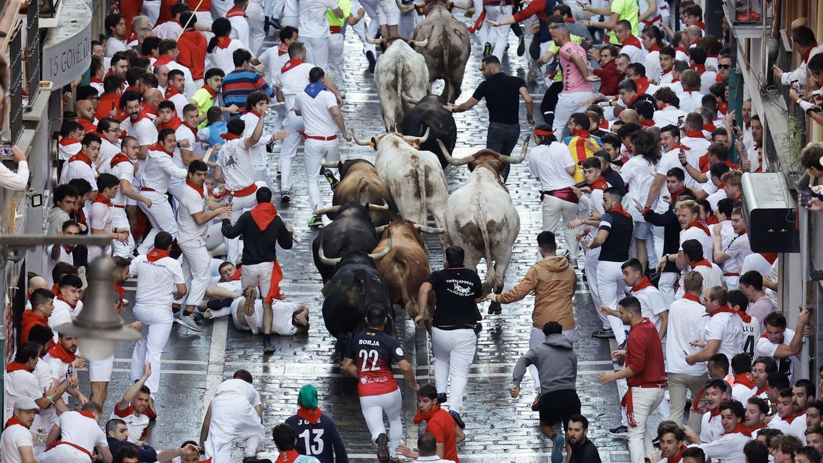 encierro, corrida de toros y conciertos en las fiestas de Pamplona