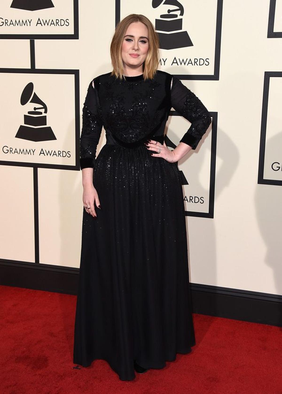 Premios Grammy 2016: Adele con vestido de Givenchy