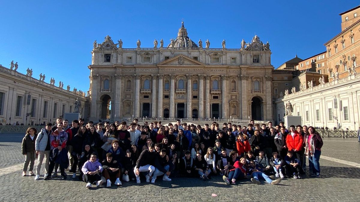 Los bachilleres en el Vaticano esta mañana.