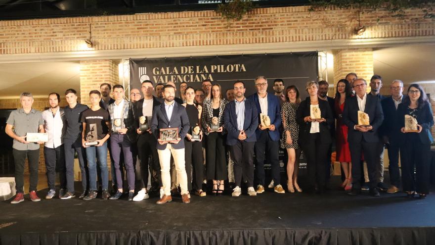 La pilota es retroba a la Gala