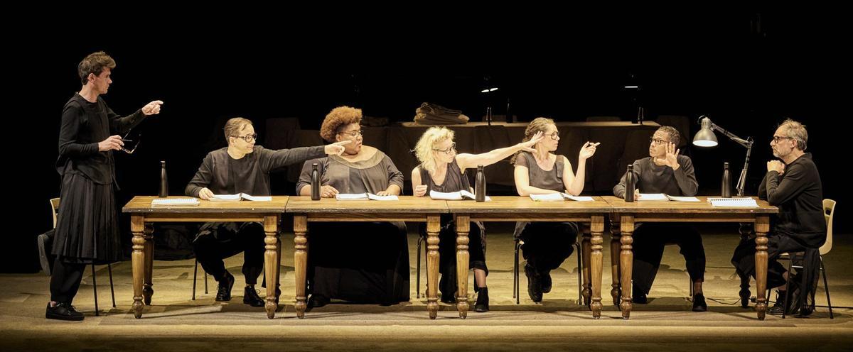 'Hécube, pas Hécube' fue una de las perlas que se vio en Teatre Grec con actores de la Comédie Française.