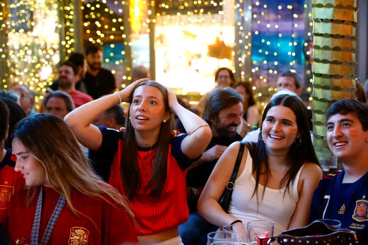 El ambiente del España-Portugal en Córdoba, en imágenes