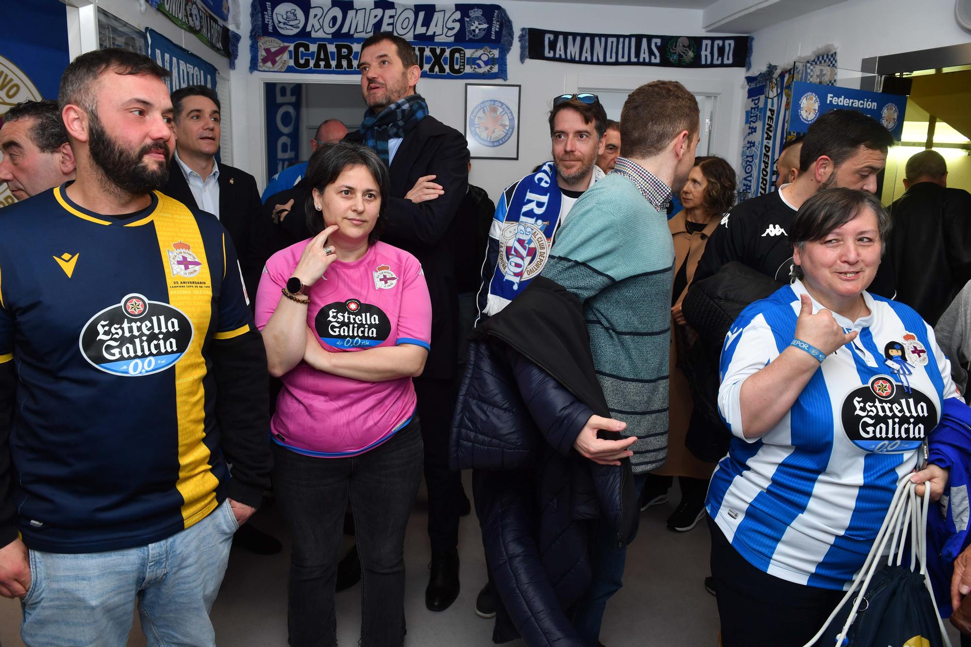 Inés Rey y Antonio Couceiro coinciden en la inauguración del nuevo de la Federación de Peñas Deportivistas en Riazor