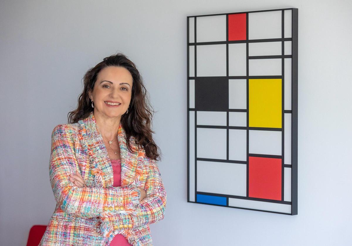 Yolanda Bustos, catedrática de la UA, elabora el marco jurídico.