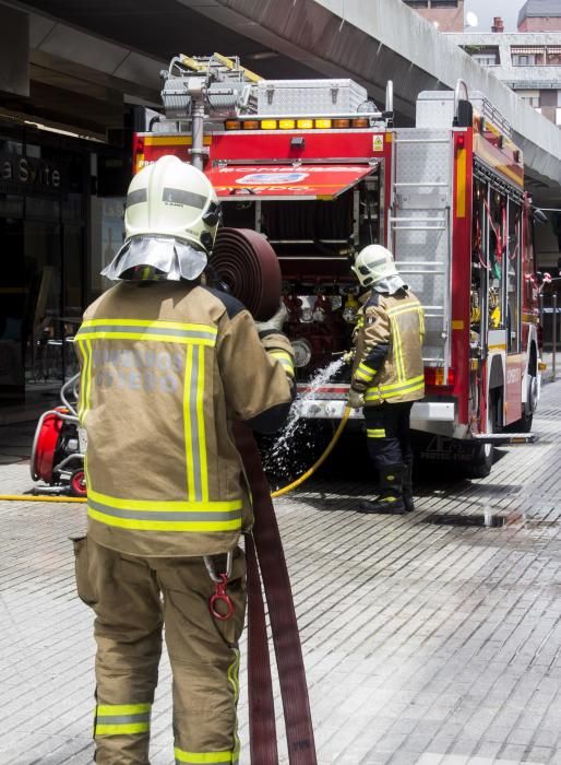 Una mujer fallece al incendiarse su piso en el edificio de Salesas, en Oviedo