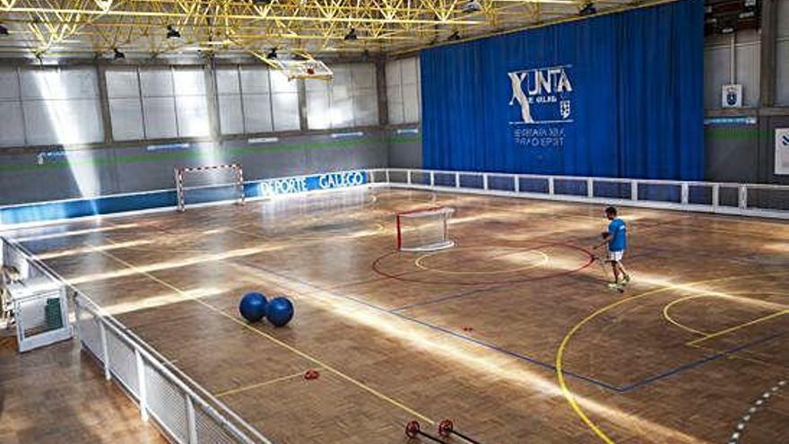 Pabellón polideportivo del complejo del Agra.