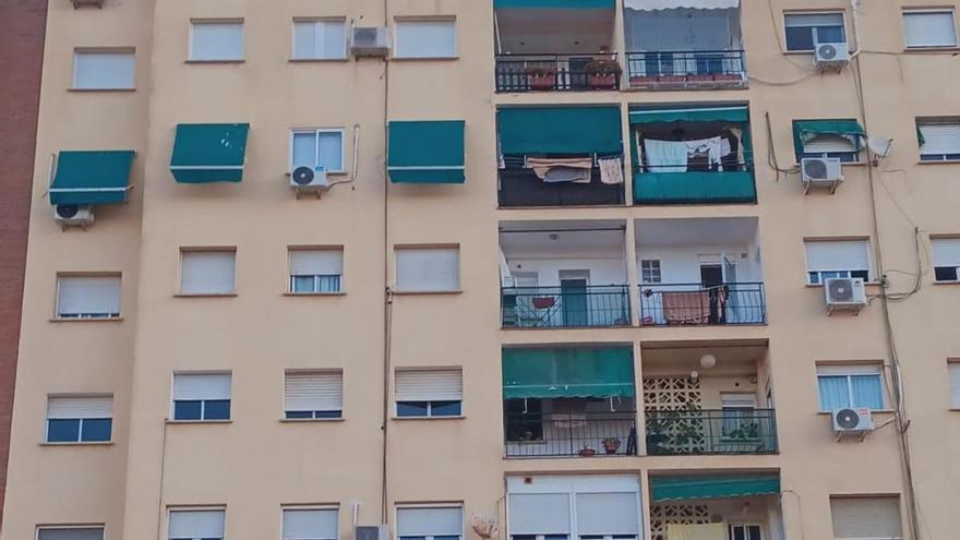 Los pisos de los toldos verdes