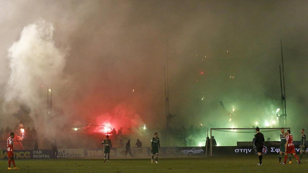 Aspecto del Apostolos Nikolaidis Stadium, el domingo pasado, durante el derbi entre el Panathinaikos y el Olympiacos