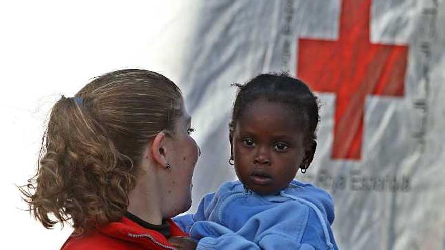 En la embarcación llegó una niña de dos años.