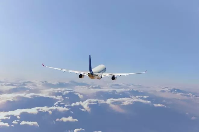 5 trucos en el avión que todos los viajeros deberían conocer