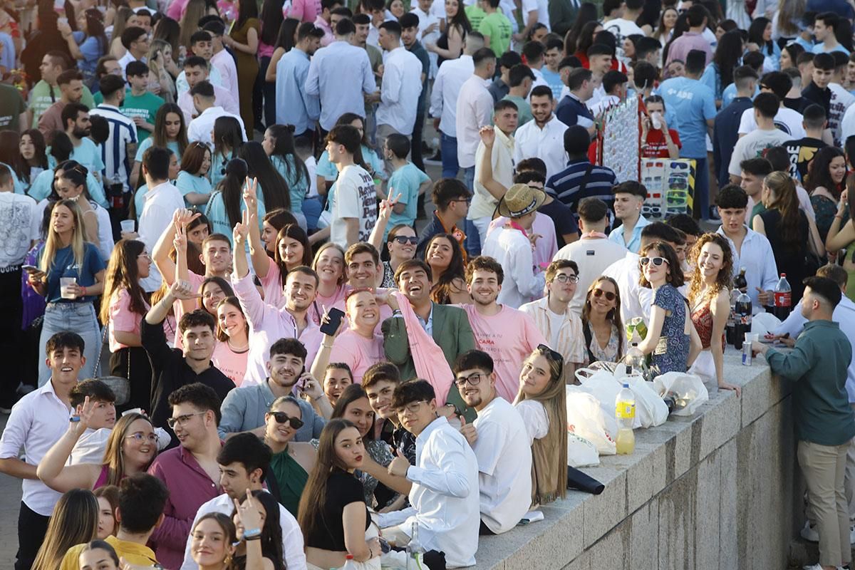 El botellón en el Balcón del Guadalquivir, en imágenes