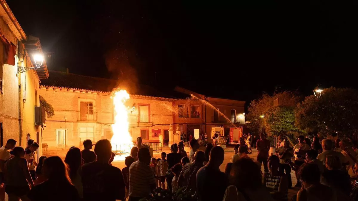 Toro también celebra San Juan con un ambiente único