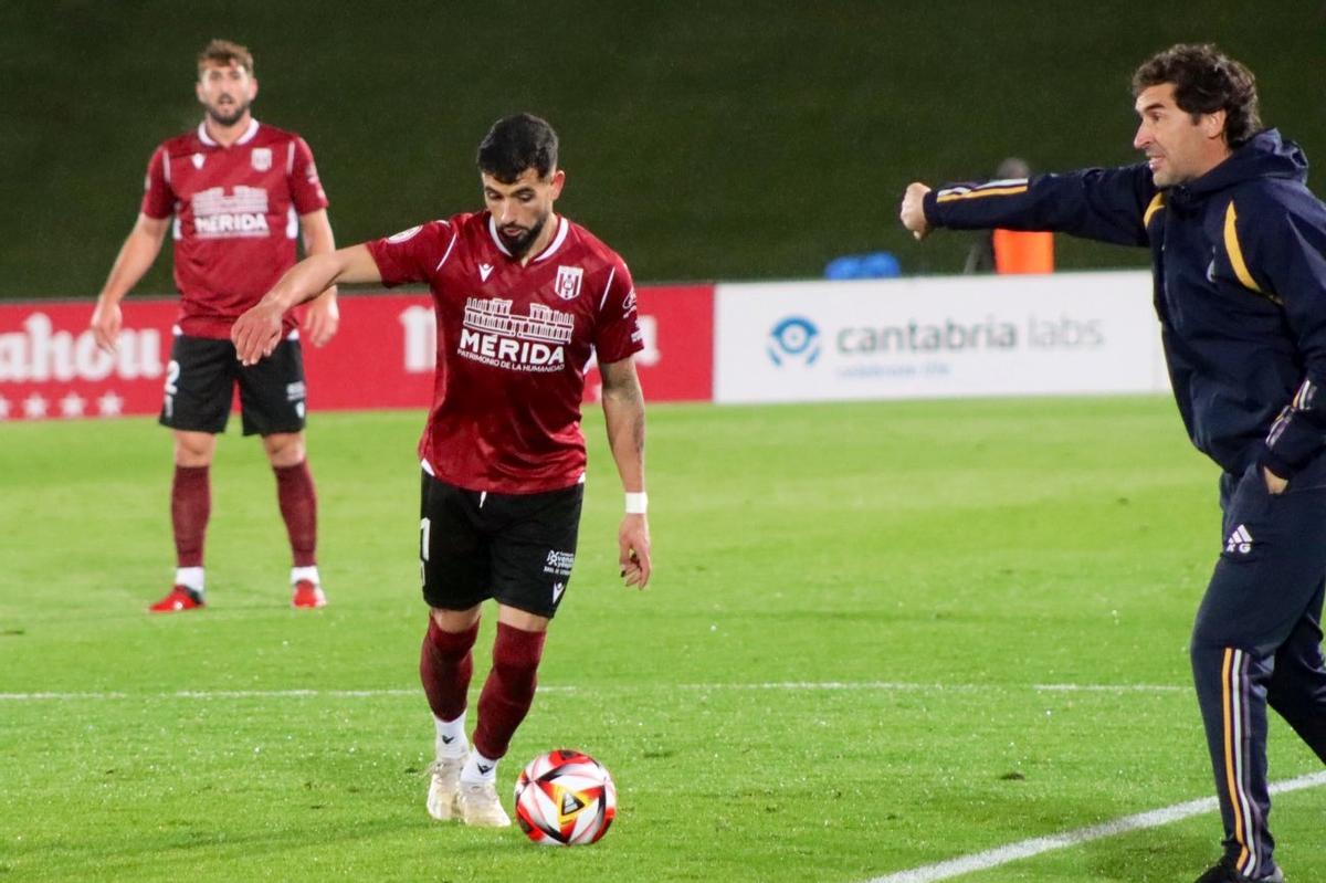 Una imagen del duelo disputado entre el Madrid Castilla y el Mérida.
