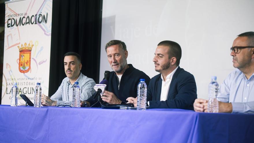 Pedro García Aguado emociona y educa en los institutos de La Laguna con su mensaje de superación