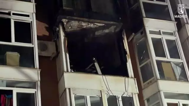Así ha quedado un edificio en Madrid tras producirse un incendio en su interior