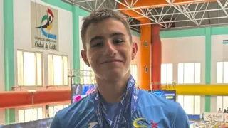 Ian Chust (Club Natació Xàtiva) se cuelga tres oros y bate el récord de España en el torneo nacional alevín