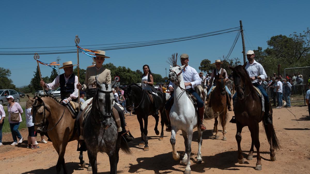 Un grupo de caballistas en el entorno de la ermita de Bótoa.