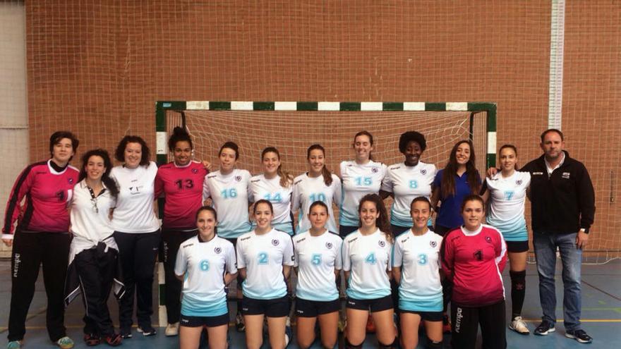 El equipo femenino de la UMA.