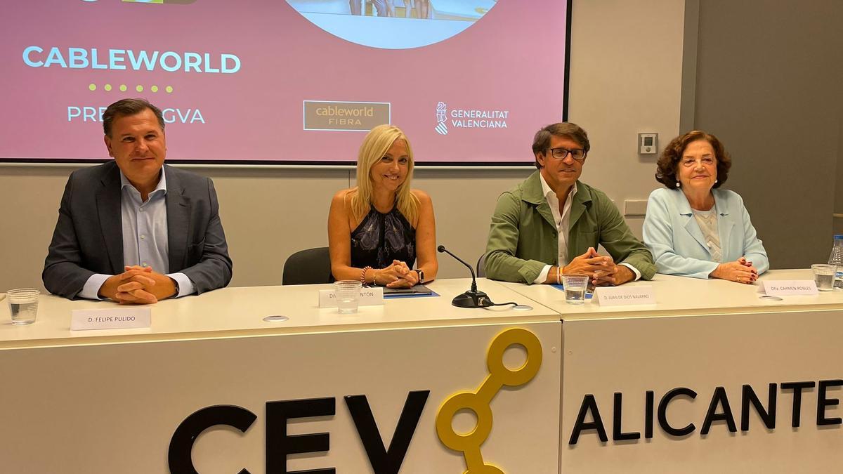 Felipe Pulido, Maite Antón, Juan de Dios Navarro y Carmen Robles, en la presentación de los premios de Aefa.