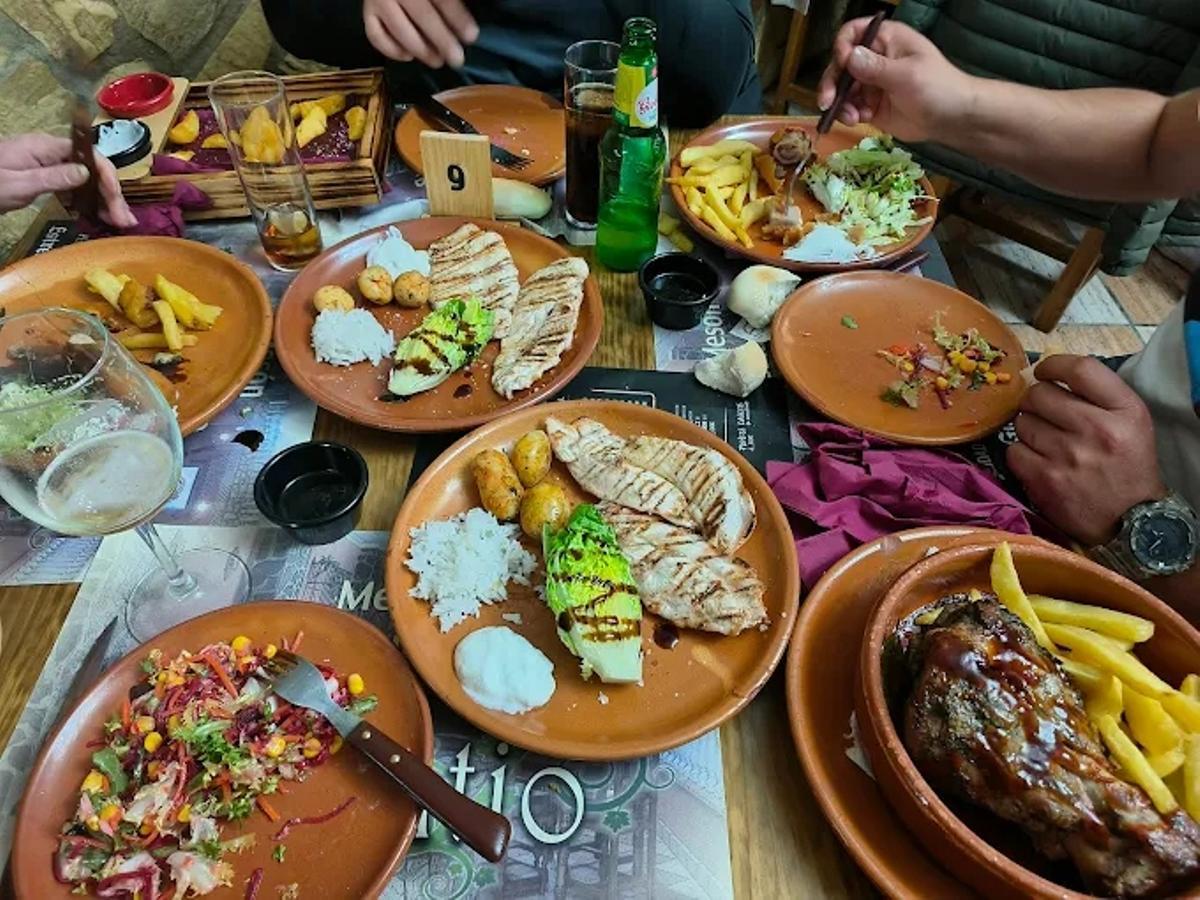 Imagen de algunos de los platos de Mesón El Patio de Rute.