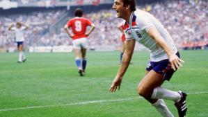 Francis celebra su gol en el Mundial-82 ante Checoslovaquia.