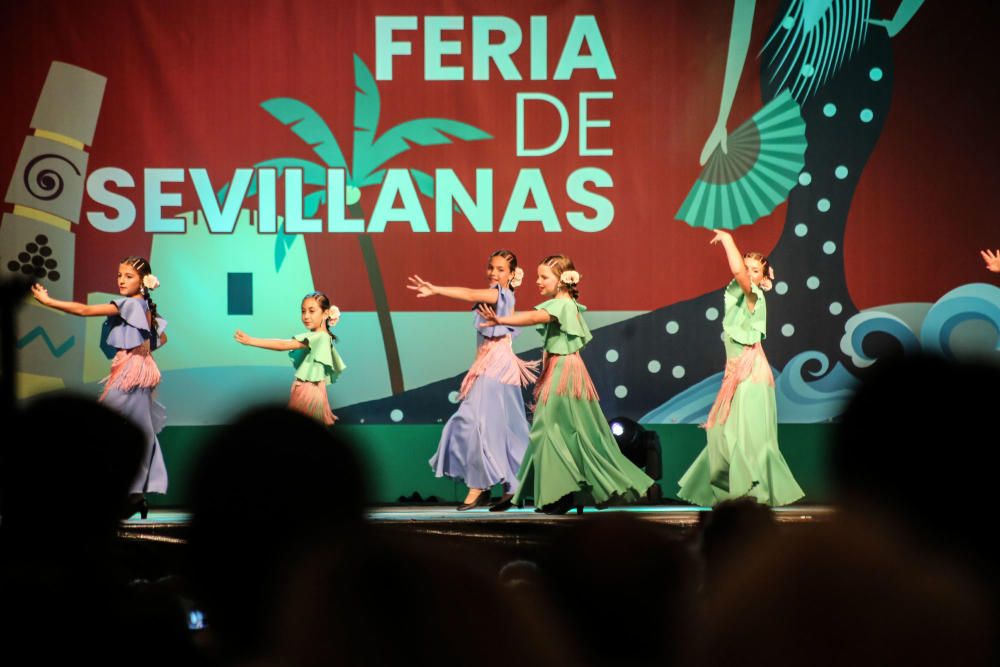 Baile, amistad y alegría en el recinto portuario de Torrevieja con la Feria de Sevillanas 2018